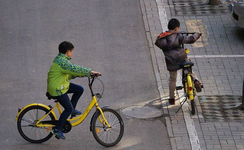物業(yè)管理案例：兒童小區(qū)內(nèi)騎單車撞到人，交警：按交通事故處理